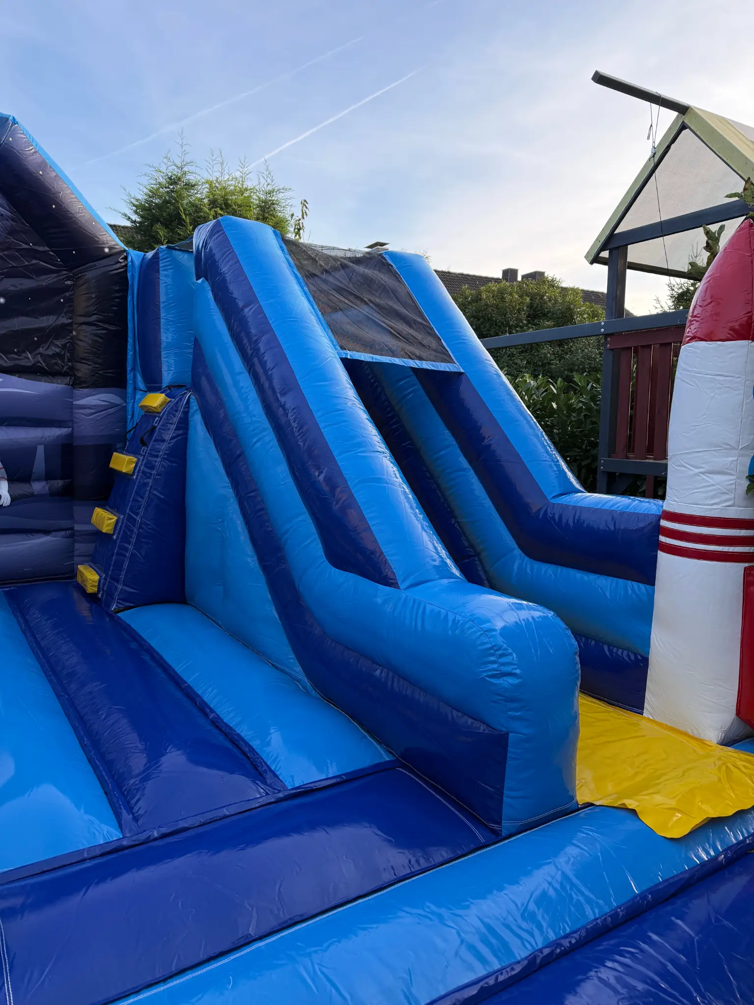 Kinder beim Hüpfen – Hüpfburg Ruhrgebiet